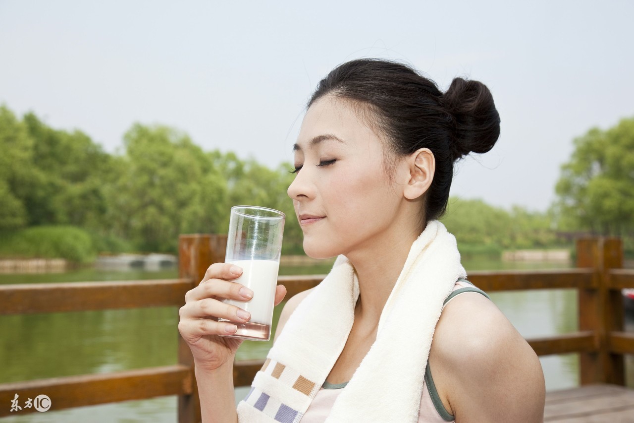 喝酸奶的好处和坏处都知道吗,酸奶你知道什么时间喝最好吗