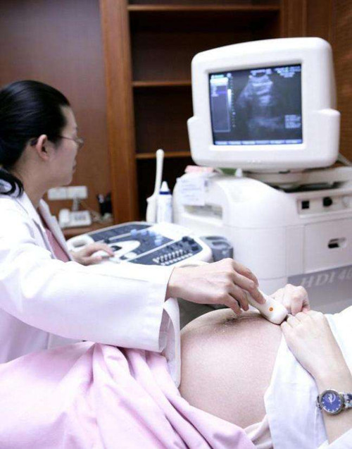 孕期面瘫是突发性还是有什么症状,孕妇孕中期轻微面瘫