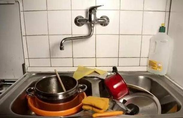 婆婆邋遢不爱打扫卫生我天天生气,婆婆太邋遢有点烦