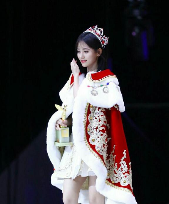 迪丽热巴杨幂关晓彤赵丽颖鞠婧祎,鞠婧祎和赵丽颖谁长得漂亮