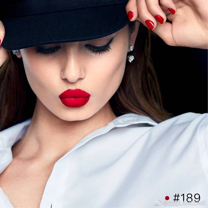 羡慕吴昕一下子就收到了100多支MAC*弹子**头