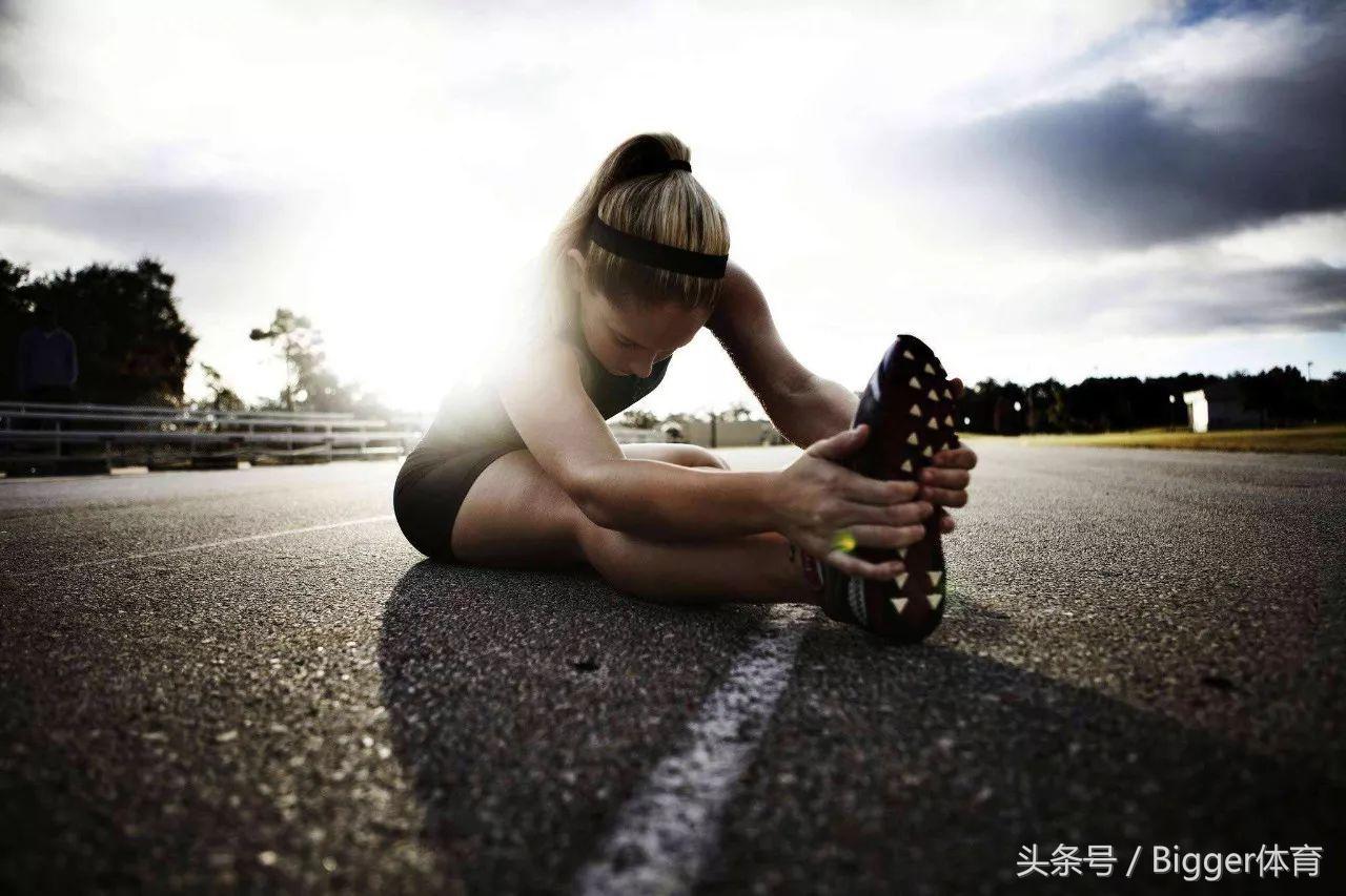 跑步后小腿跟腱与肌肉连接处酸痛,跑步后小腿酸痛怎么快速排解乳酸