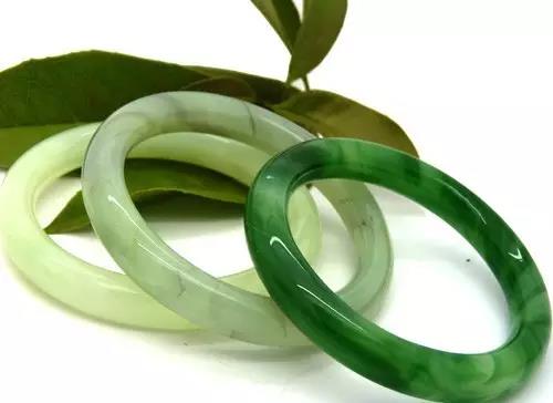 几百块钱的玉石也不全是假的，除了最后两种