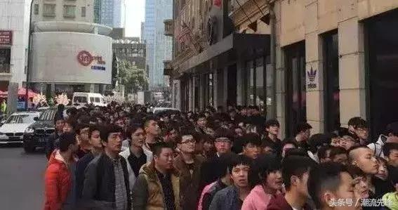 中国开Supreme店没毛病，但我不想和大妈一起排队！