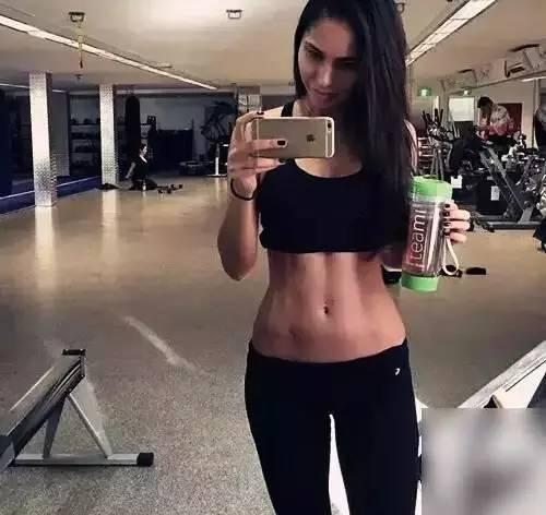 澳洲马甲线女神 (澳洲最美马甲线)