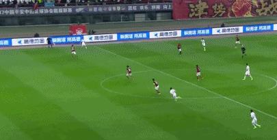 帕托权健三次过人,金童帕托在天津权健的表现