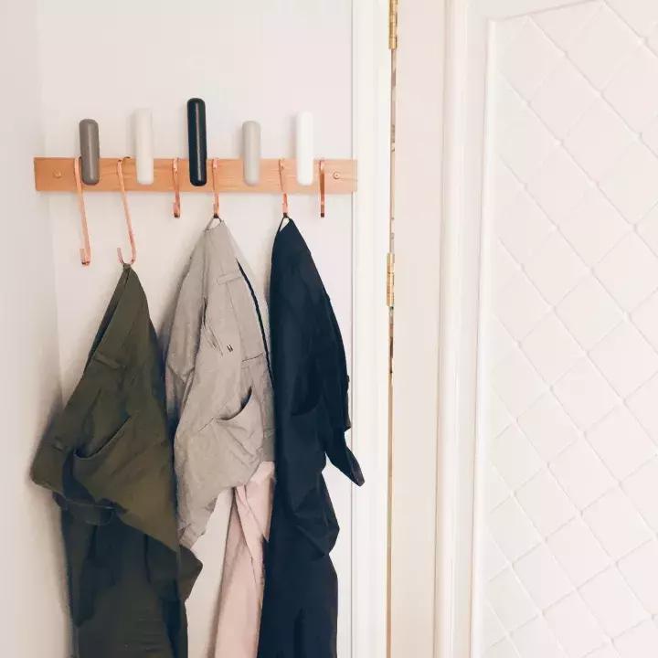 家里椅子很多虫蛀怎么办,椅子上总堆满衣服