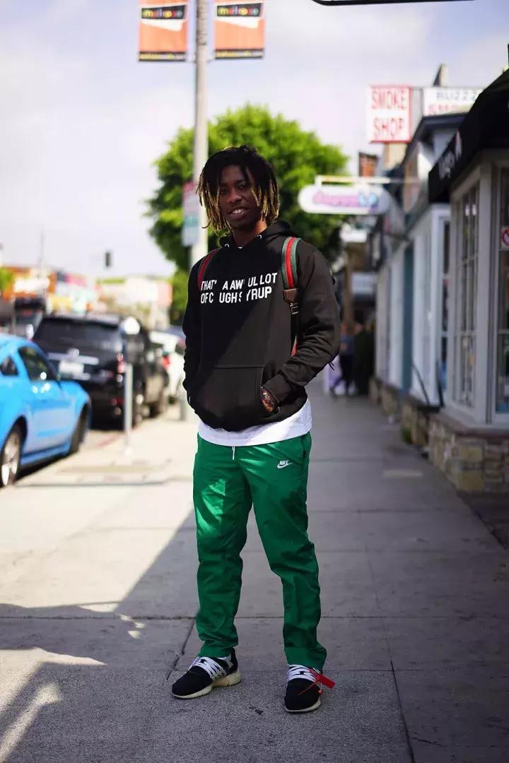 可能你手上的Supreme正是来自美国10几岁排队*党**！