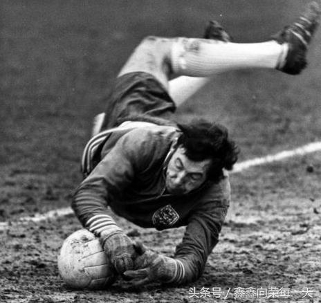 世界上十大排名足球门将,足坛退役十大门将