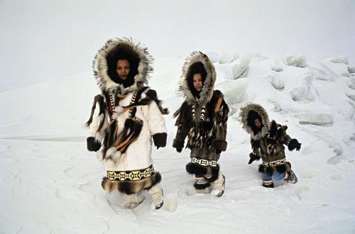 一件派克大衣的自我修养：看西部牛仔与澳洲皮草间的化学反应