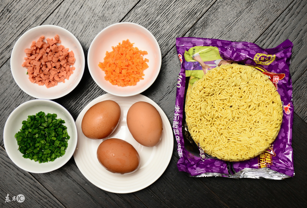 经期可以吃面条吗,经期可以吃酸菜泡面吗