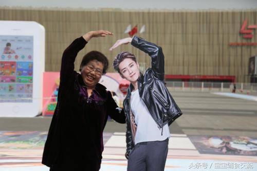 如何看待孩子追星,学生盲目追星花巨资家长怎么做