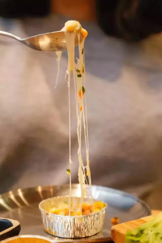走一波，终于等到这家月销60W的人气烤肉店从市中心开到城南了！