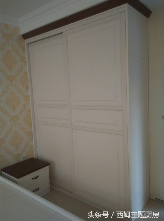 移门衣柜和手拉门衣柜哪个好,移门衣柜好还是开门衣柜好