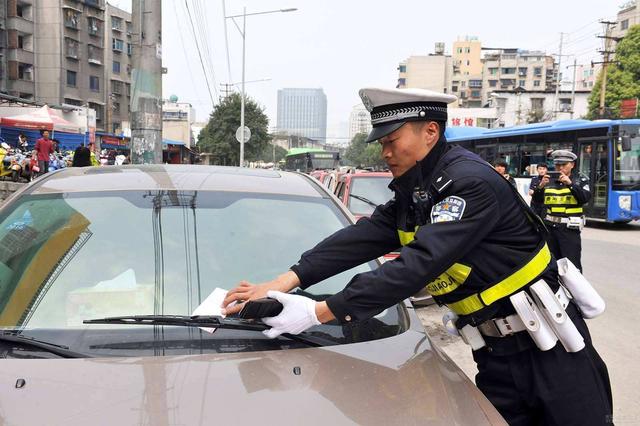 驾驶证12分被扣光了要怎么办,驾驶证扣满12分继续开车出事故