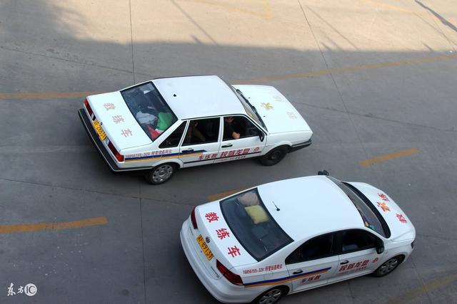 驾驶证12分被扣光了要怎么办,驾驶证扣满12分继续开车出事故