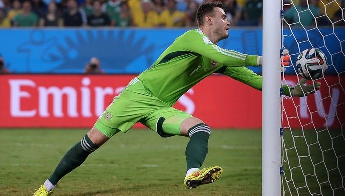 伊戈尔阿金费耶夫欧冠,伊戈尔·阿金费耶夫收入