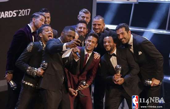 盘点最近20年最强的足球队,年度最佳阵容足球2011