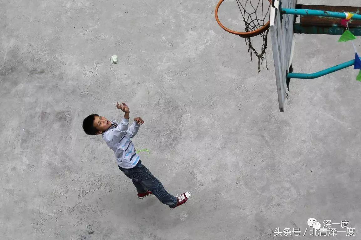 「看见」泥坑里的“鹿晗”和吃土豆的孩子：80张图，读懂中国脱贫