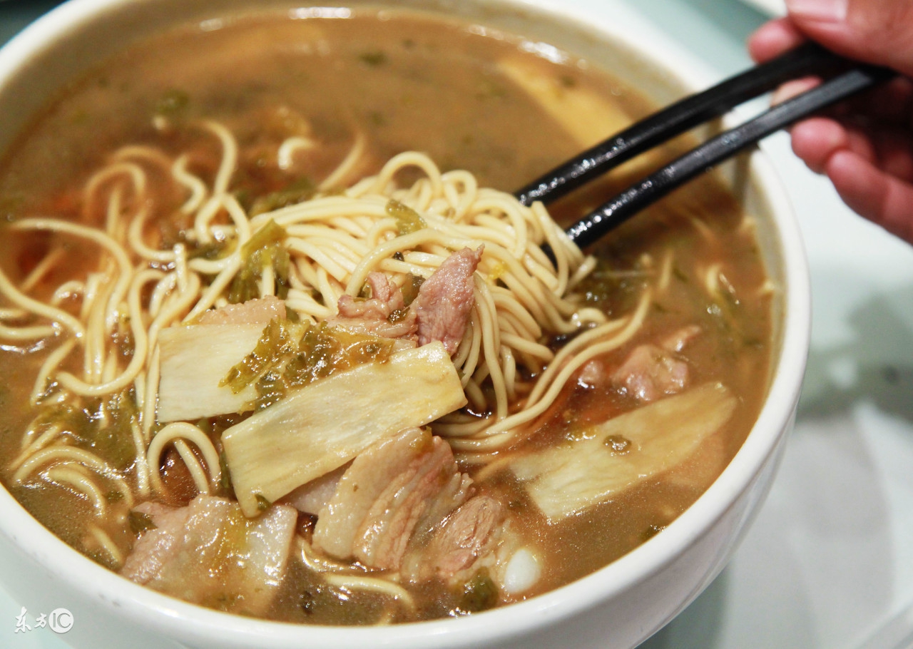 一间20多平的门店做什么生意好,怎样低成本开一家小吃店