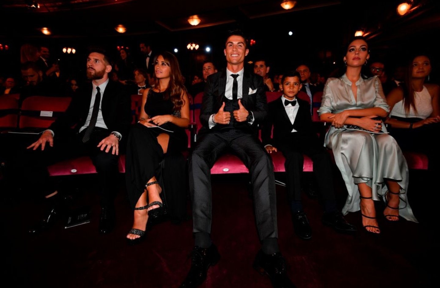 2017年fifa颁奖典礼梅西c罗出场,2014金球典礼梅西内马尔