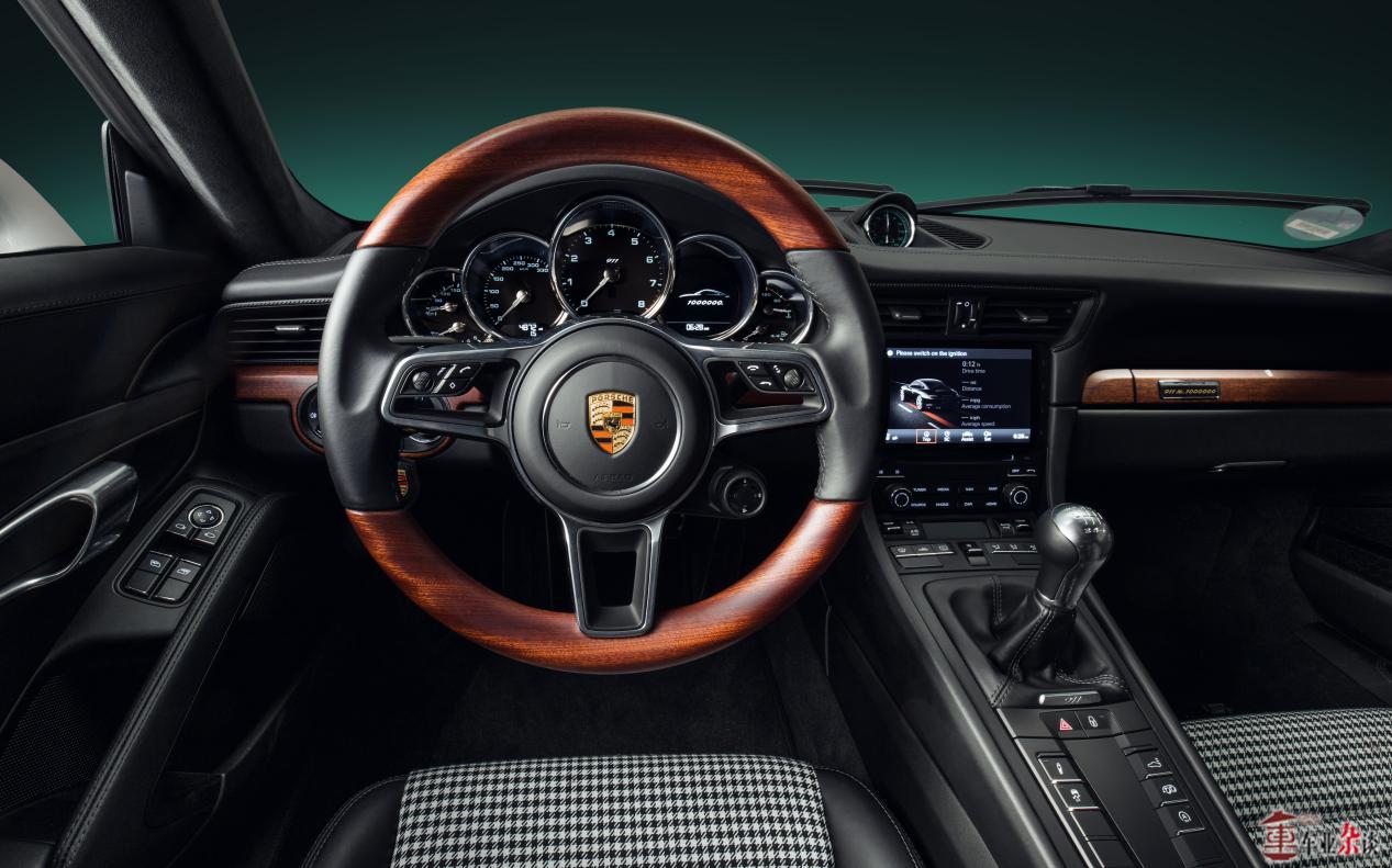 保时捷911入华十周年纪念版,年轻人的第一天保时捷911