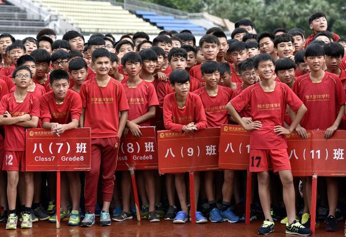 读品：卡佩罗末站；博努奇的争议；FIFA颁奖无悬念