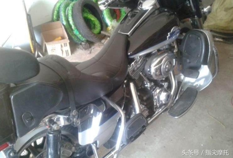 哈雷至尊滑翔摩托车大卸八块，只为换根皮带！