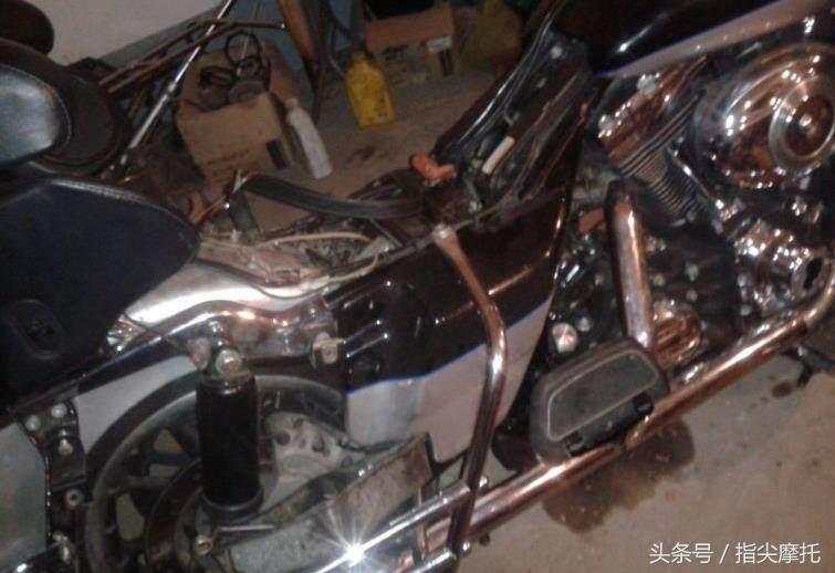 哈雷至尊滑翔摩托车大卸八块，只为换根皮带！