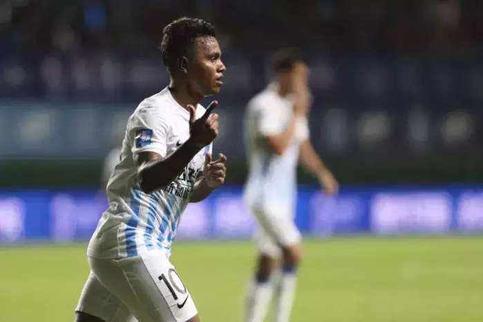 重庆力帆主场球迷视频,重庆当代力帆足球俱乐部2019比赛