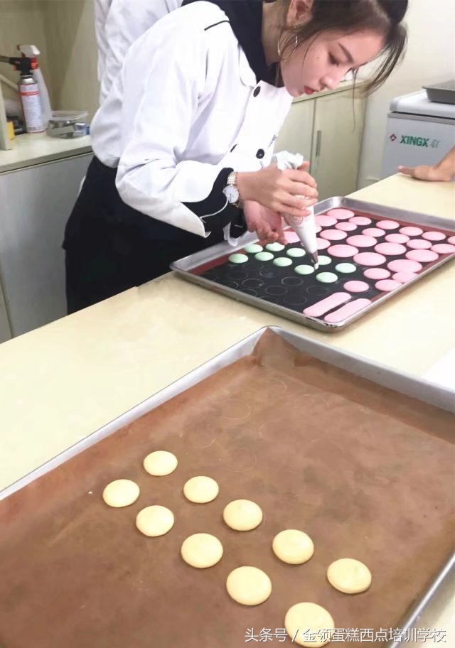 学烘焙去烘焙学校里学习有必要吗,烘焙培训去哪学比较好