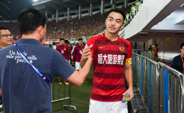 读品：卡佩罗末站；博努奇的争议；FIFA颁奖无悬念