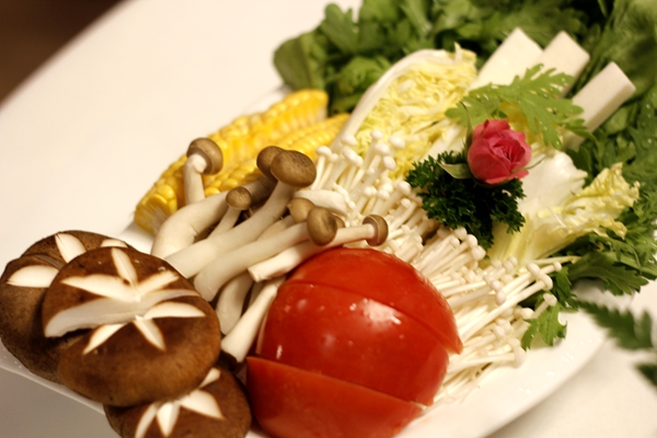 冬天火锅怎么吃才健康,花胶鸡汤火锅配什么蘸料