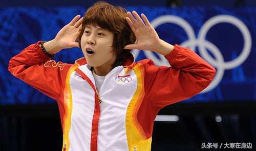 王濛霸气回怼韩国,王濛回应韩国队带刀套