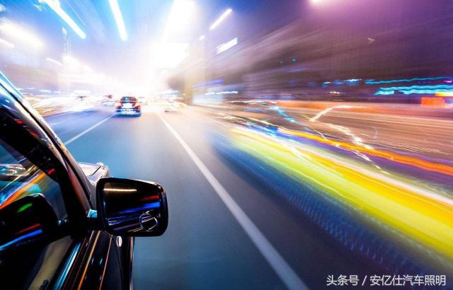 开车半路灯不亮了怎么办,车开半路突然就没电了