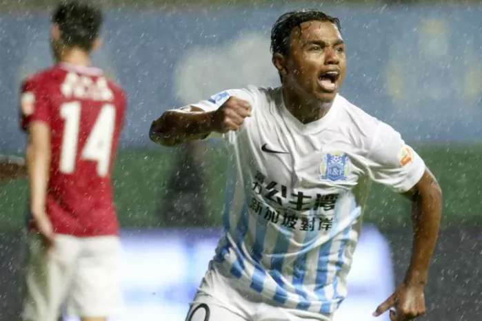 重庆力帆主场球迷视频,重庆当代力帆足球俱乐部2019比赛