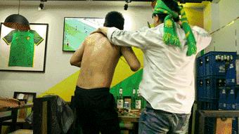 老顾客一直追寻的12年烤串老店,这家烤串生意如此火爆