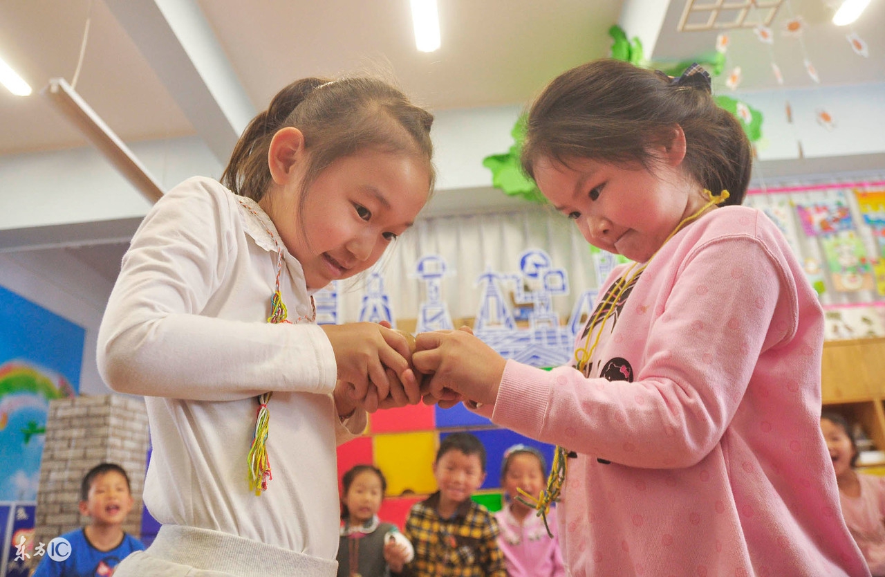 孩子在幼儿园咳嗽怎么和老师说,孩子上幼儿园没几天就感冒发烧