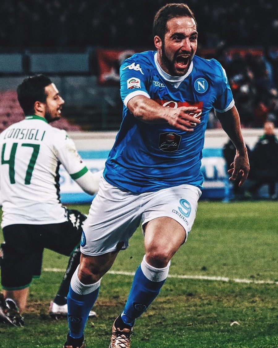 足坛经典对决纳瓦斯,天下足球05年欧冠决赛