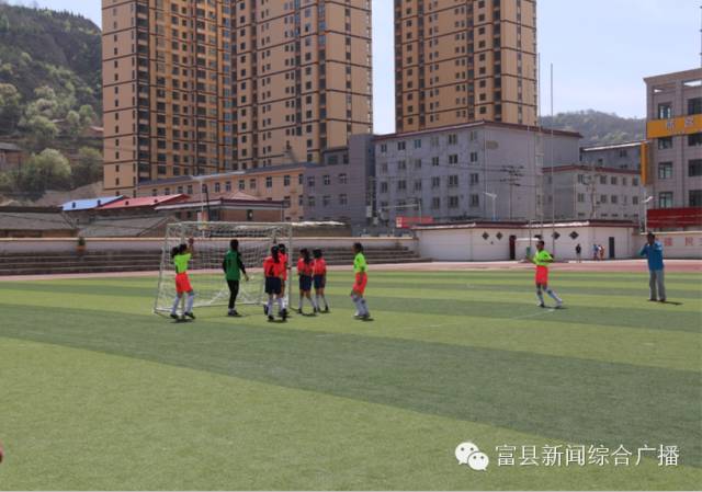 阳光校园快乐足球,阳光足球快乐体育视频