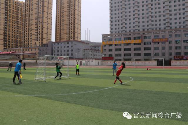 阳光校园快乐足球,阳光足球快乐体育视频