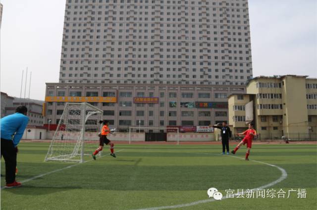 阳光校园快乐足球,阳光足球快乐体育视频