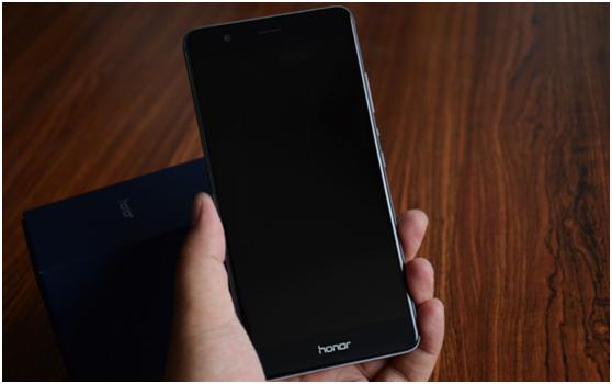 流滑得让你爱不释手荣耀V8全面评测