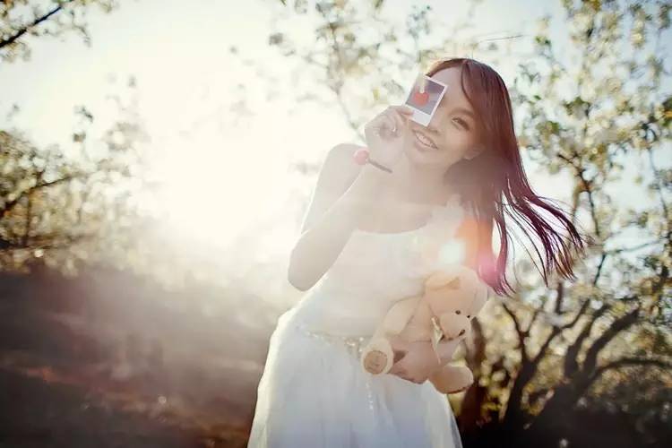 花季怎么拍好看,自由浪漫的人像照片