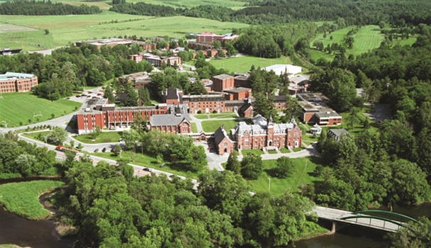 加拿大留学多伦多大学容易毕业吗,加拿大留学能进名校吗