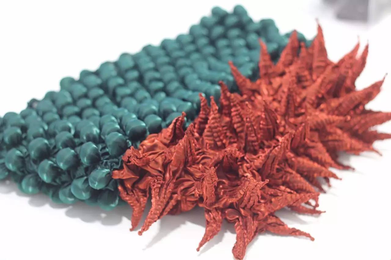 三宅一生西装搭配牛仔裤,逛三宅一生专柜