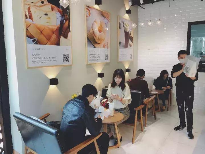 爸爸糖手工吐司为什么那么火,南通都爱吃的爆浆爸爸糖手工吐司