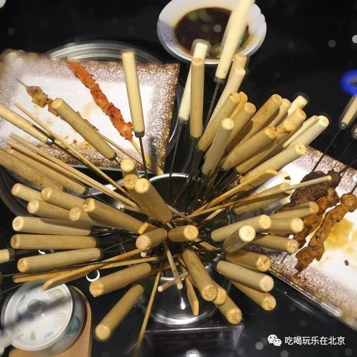 老顾客一直追寻的12年烤串老店,这家烤串生意如此火爆