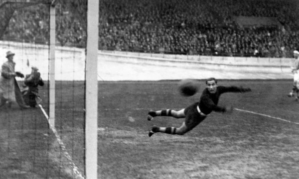 历届世界杯最佳守门员,历届世界杯守门员精彩扑救