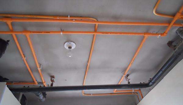 装修千万别让工人这样做,装修地面开槽布线如何收费